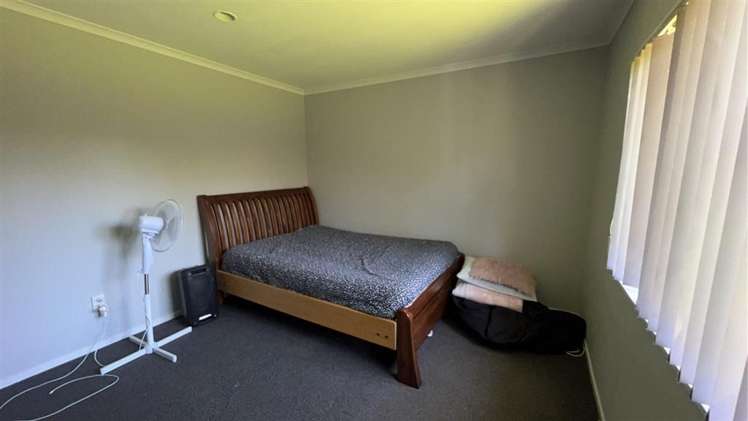 14 Hawkley Close Flat Bush_15