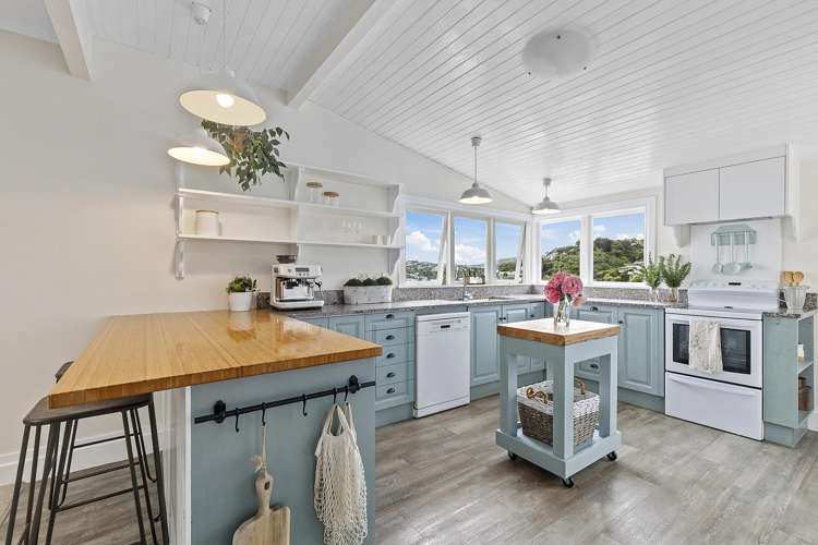 4A & 4B Whitianga View Paremata_7