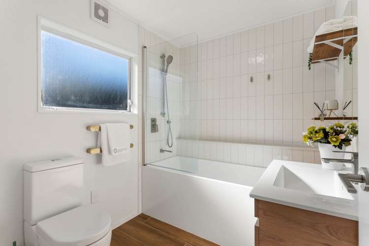2/105 Glendale Road Glen Eden_12