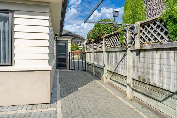 1/1 The Moorings Two Mile Bay_26