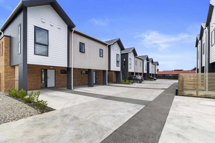 10B/150 Te Rapa Road 3283_1