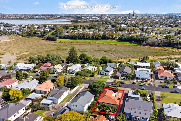 1/51 Aramoana Avenue Devonport_10