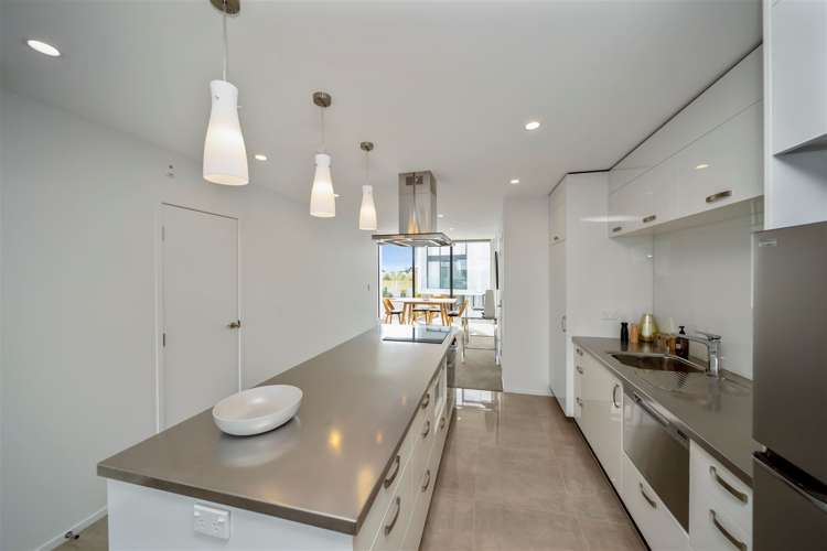 2/86 Hurlstone Drive Taranaki_6