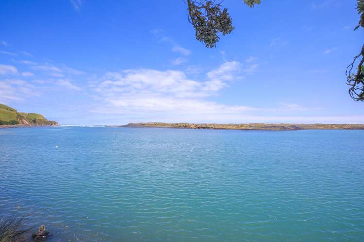 14 Rauparaha Street Marokopa_16