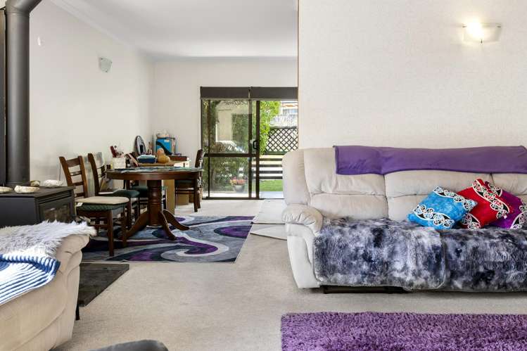 1/19 Chesham Avenue Waipahihi_6