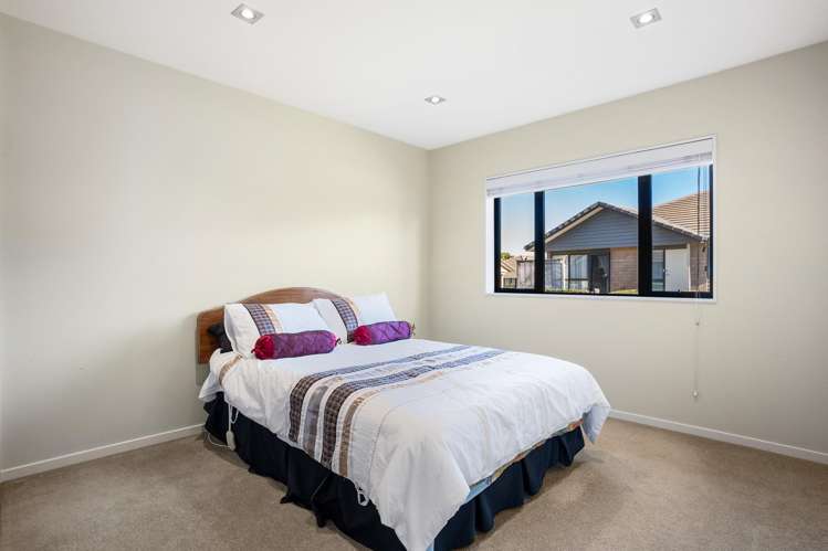 38 Royalle Mews Botany Downs_12