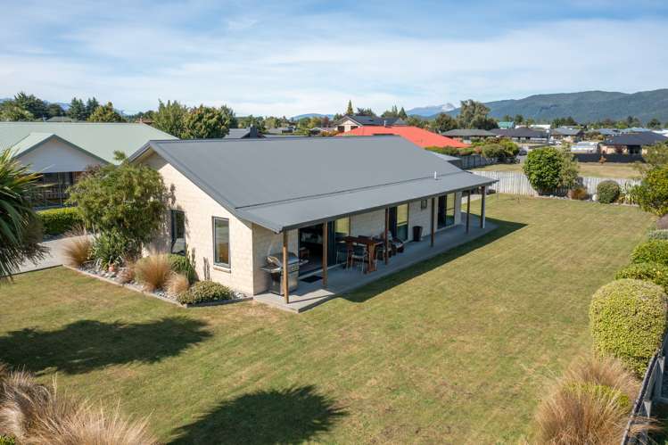51 Howden Street Te Anau_15