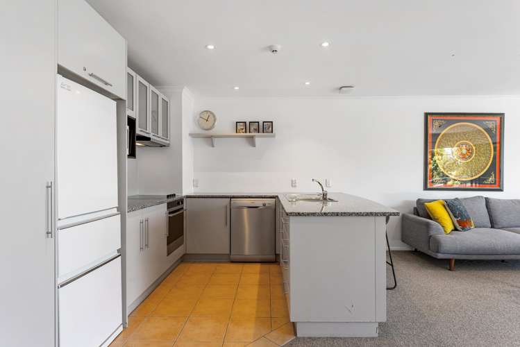 301/178 Marine Parade Mt Maunganui_5