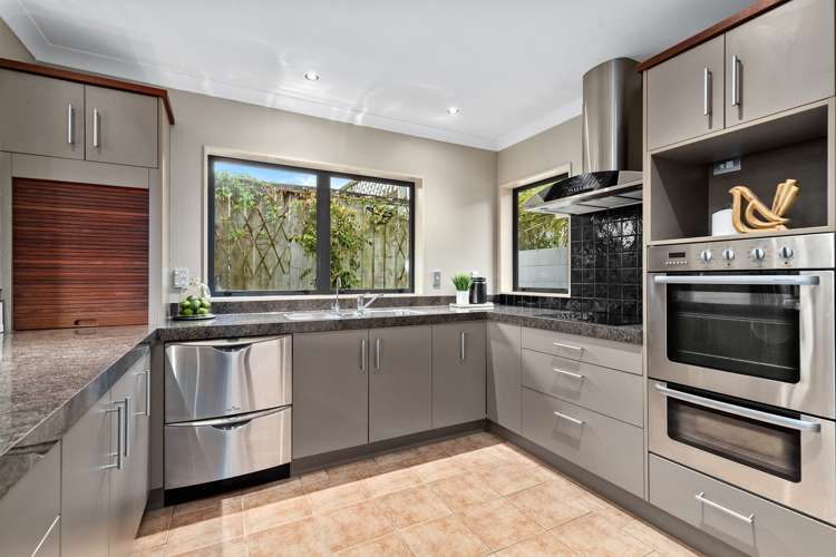 90a Houchens Road Glenview_7