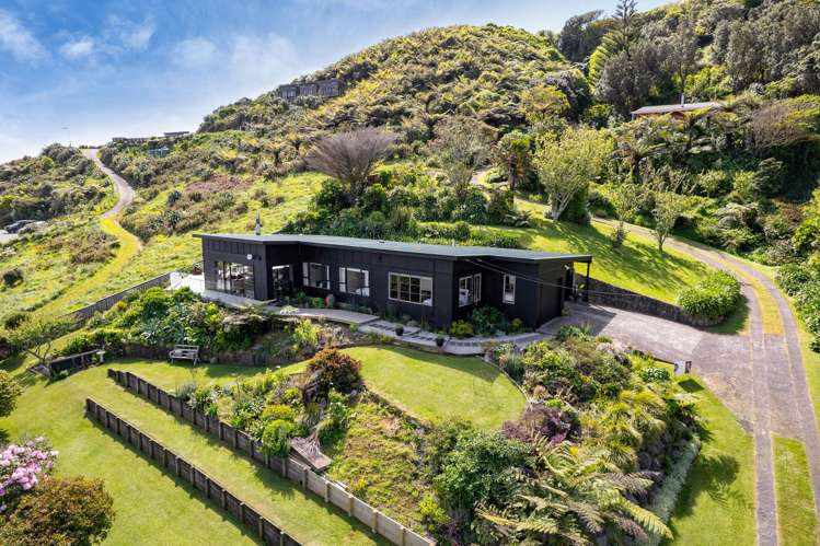 69 North Street Mokau_34