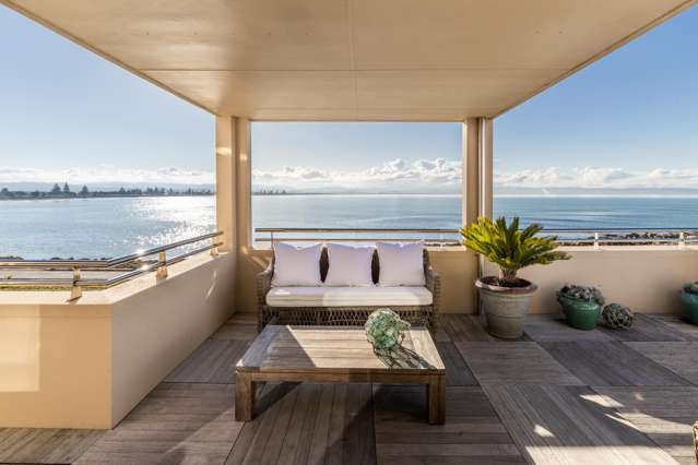 Summertime Waterfront Lifestyle