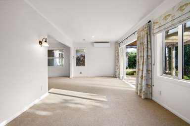 25 Comries Road_2