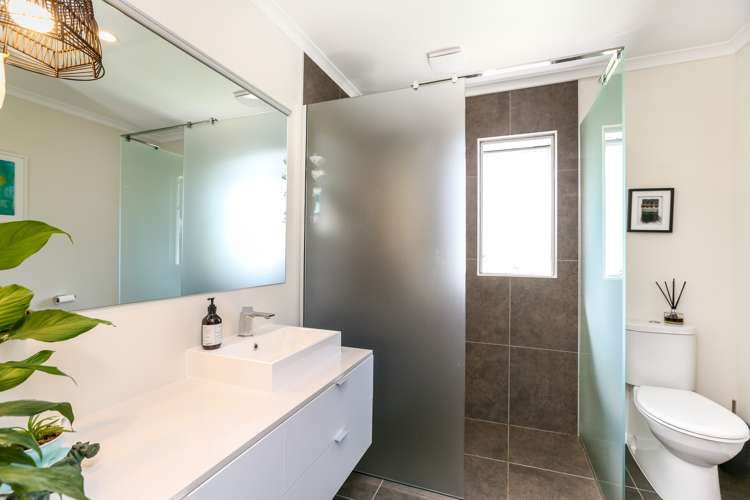 16 Awanui Street Merrilands_13