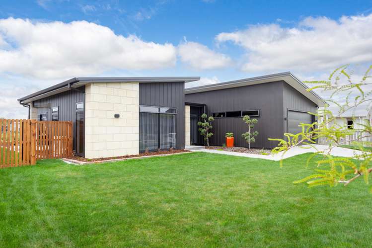 11 Peakedale Drive_0