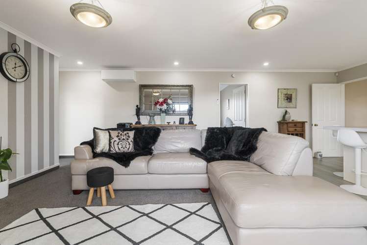 6 Downing Place Welcome Bay_9