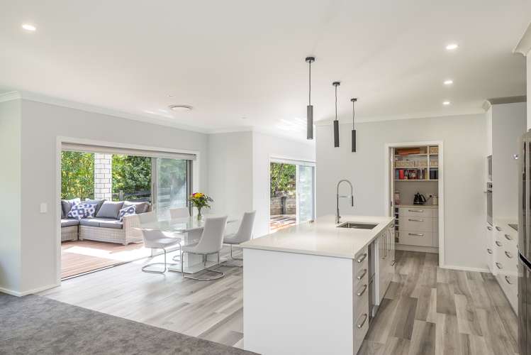 2 Stoneleigh Grove Paraparaumu_6