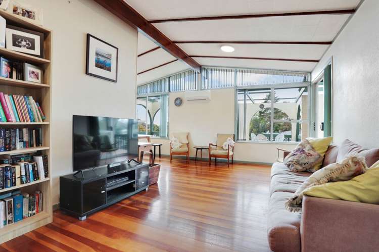 29 Finlow Drive Te Atatu South_7