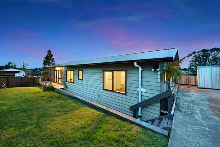 35 Eyre Street Henderson_19