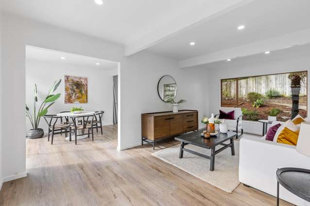 Renovated Living, Close to Waiake Beach