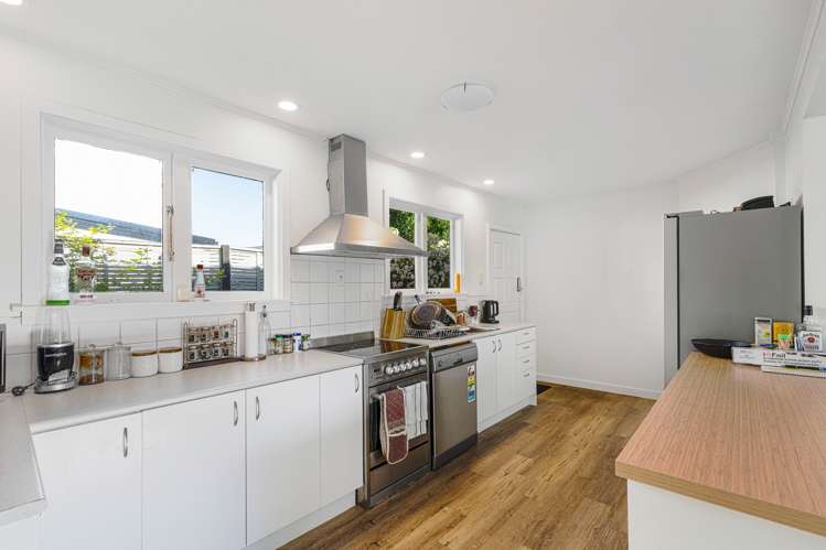 2/70 Peer Street Upper Riccarton_3