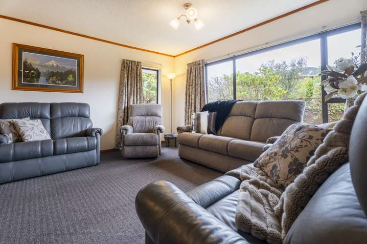 7 Montrose Grove Churton Park_7