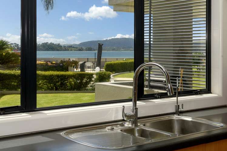 1/2 Sixth Avenue Avenues_10