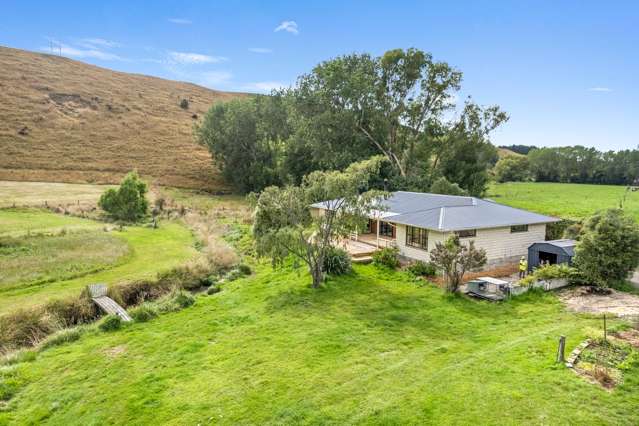 A Scenic Lifestyle Opportunity on 4.39ha