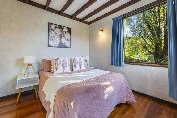 11 Delphic Street Sawyers Bay_10