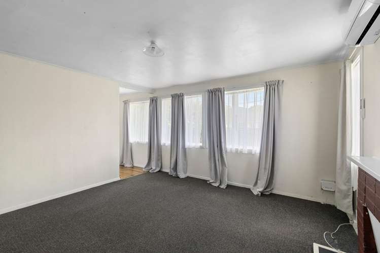 1 & 2/25 Marion Street Silverstream_8
