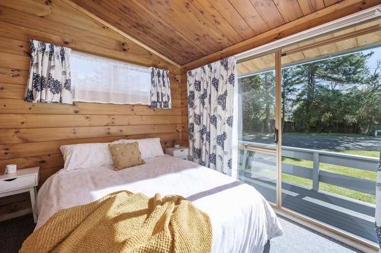 2 Cooper Avenue Holdens Bay_9