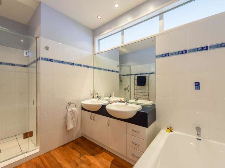 8 Ridd Crescent Karori_14