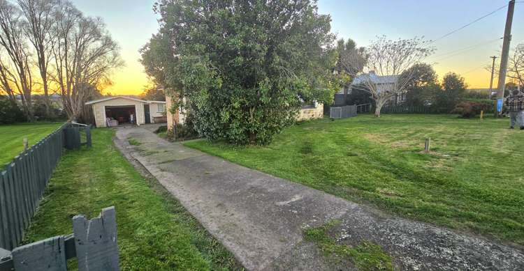 32 Coronation Street Paeroa_18