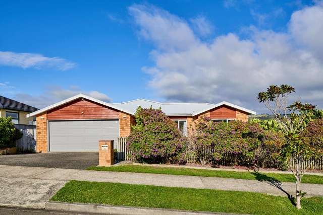 21 Paparoa Crescent Aotea_1