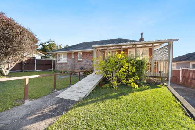 84 Barrys Road Glendene_1
