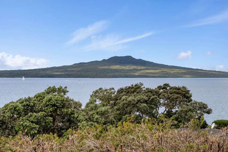 220 Lake Road Hauraki_22