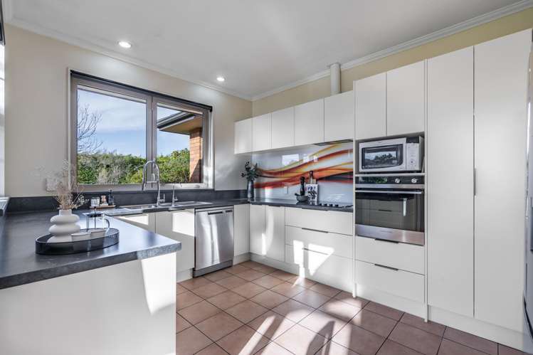 16 Raeburn Avenue Otatara_7