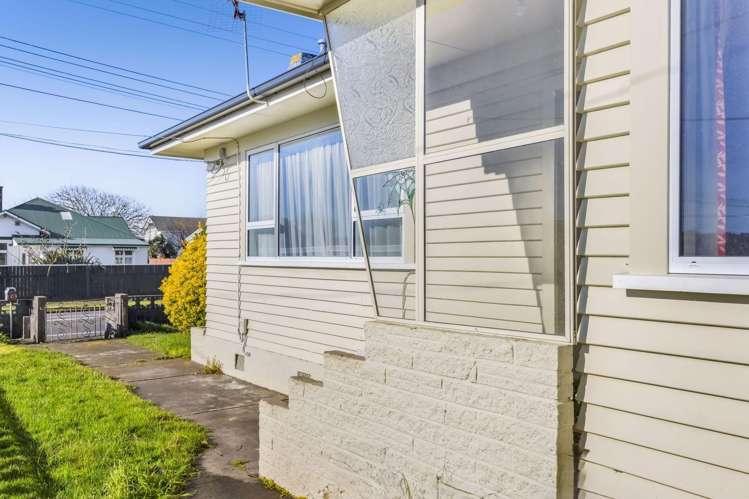 61 Collins Street Hawera_17