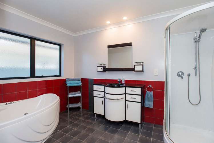 17 Pohutukawa Grove Lytton West_14