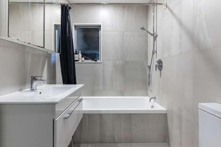 99 Kamara Road Glen Eden_12