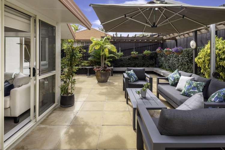 15 Gillett Place Botany Downs_14