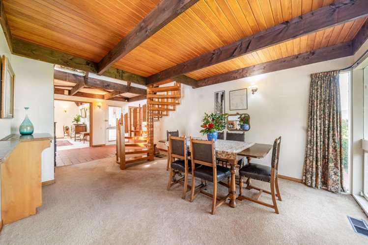 7 Coach Lane Belmont_13