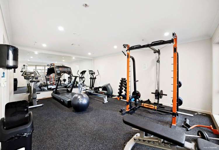 13H/1 Emily Place City Centre_7