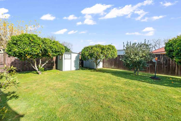 28 Evanda Crescent Conifer Grove_17
