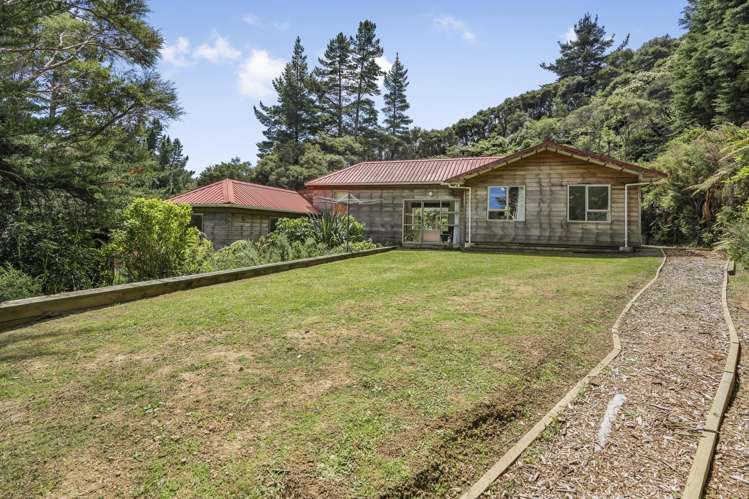 526 Moores Valley Road Wainuiomata_16