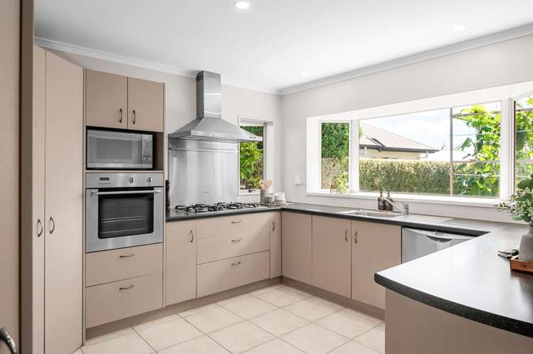 17 Palliser Drive Huntington_5