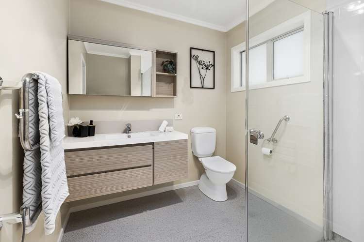 51 Winston Street Crofton Downs_10