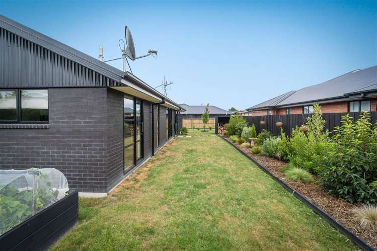 17 Cedric Place Darfield_10