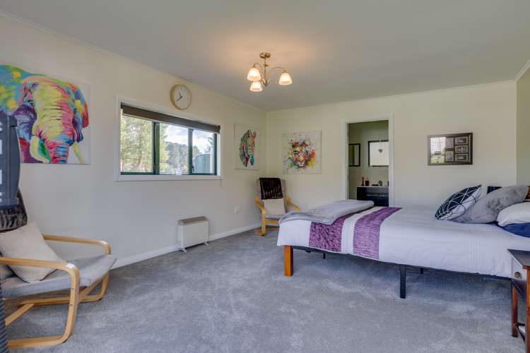 49 Halls Road Pahiatua_25