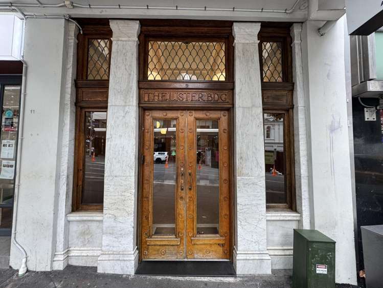 2a/9 Victoria Street East_0