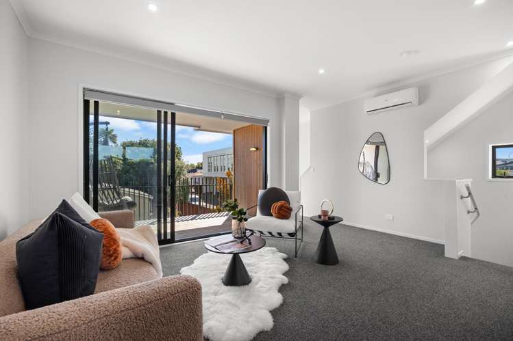 8/5 Peachgrove Road Te Atatu Peninsula_2